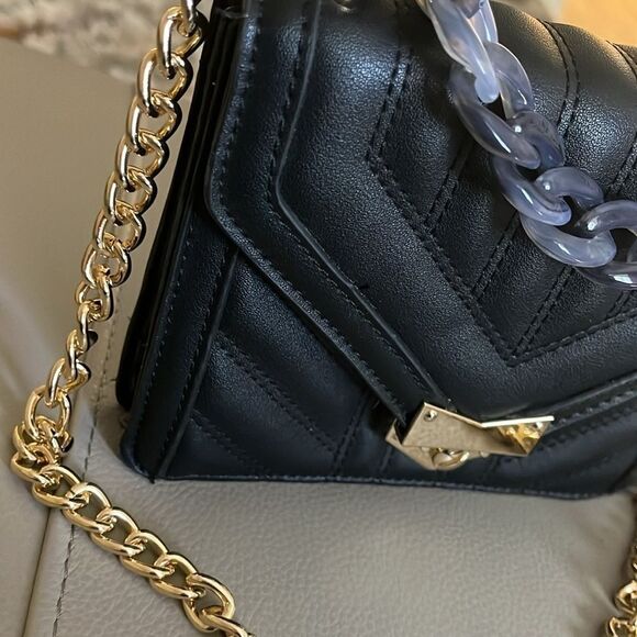 Mia K. Collection black‎ quilted crossbody bag - Picture 3 of 16
